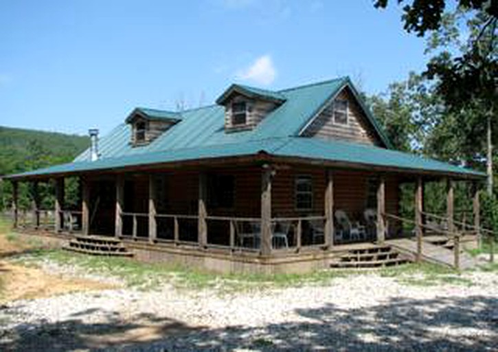 Bigfoot Cabin, Cabins, Clayton, United States of America Glamping Hub
