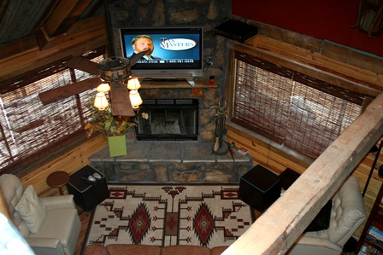 Bigfoot Cabin, Cabins, Clayton, United States of America Glamping Hub