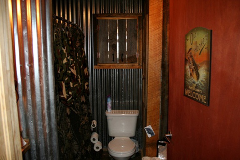 Bigfoot Cabin, Cabins, Clayton, United States of America Glamping Hub