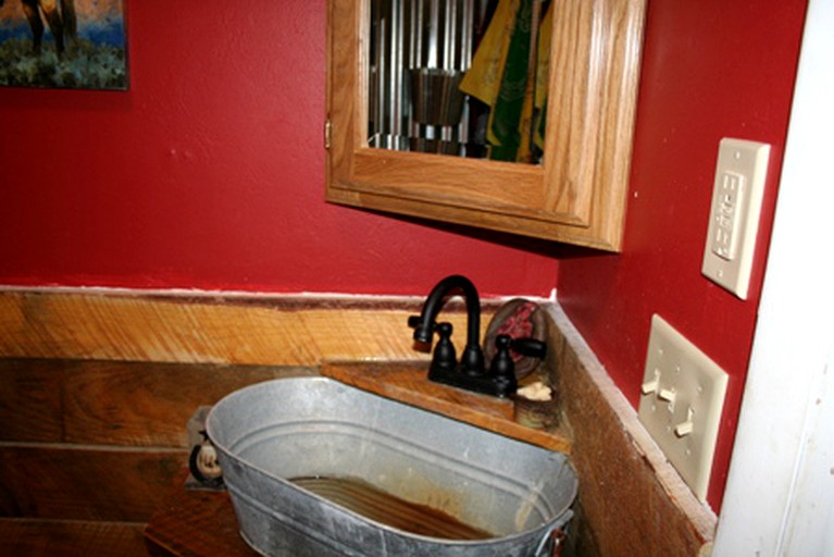 Bigfoot Cabin, Cabins, Clayton, United States of America Glamping Hub