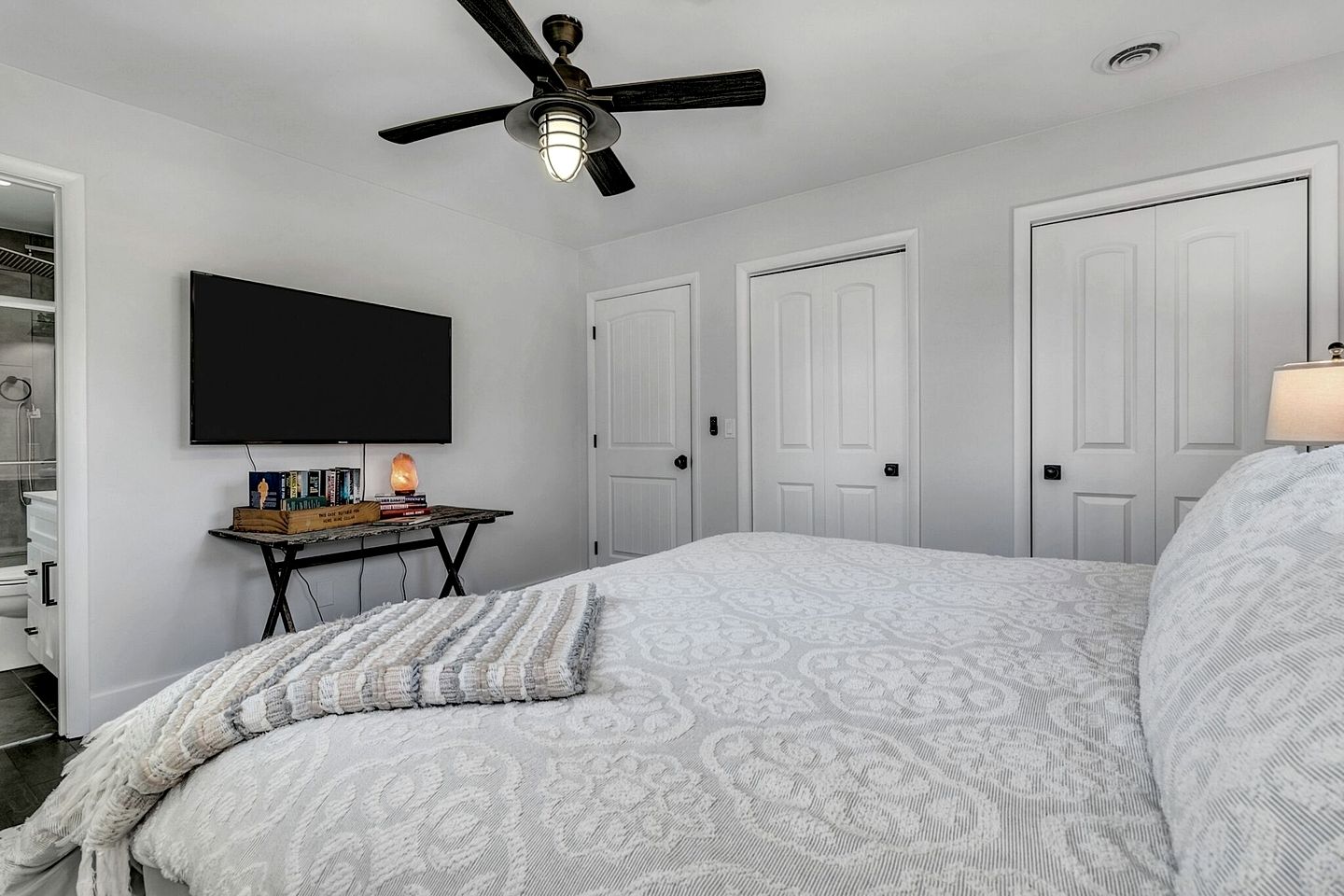 Cozy Mountain Retreat with Fire Pit and Large Yard, Located Near Downtown Marion, NC