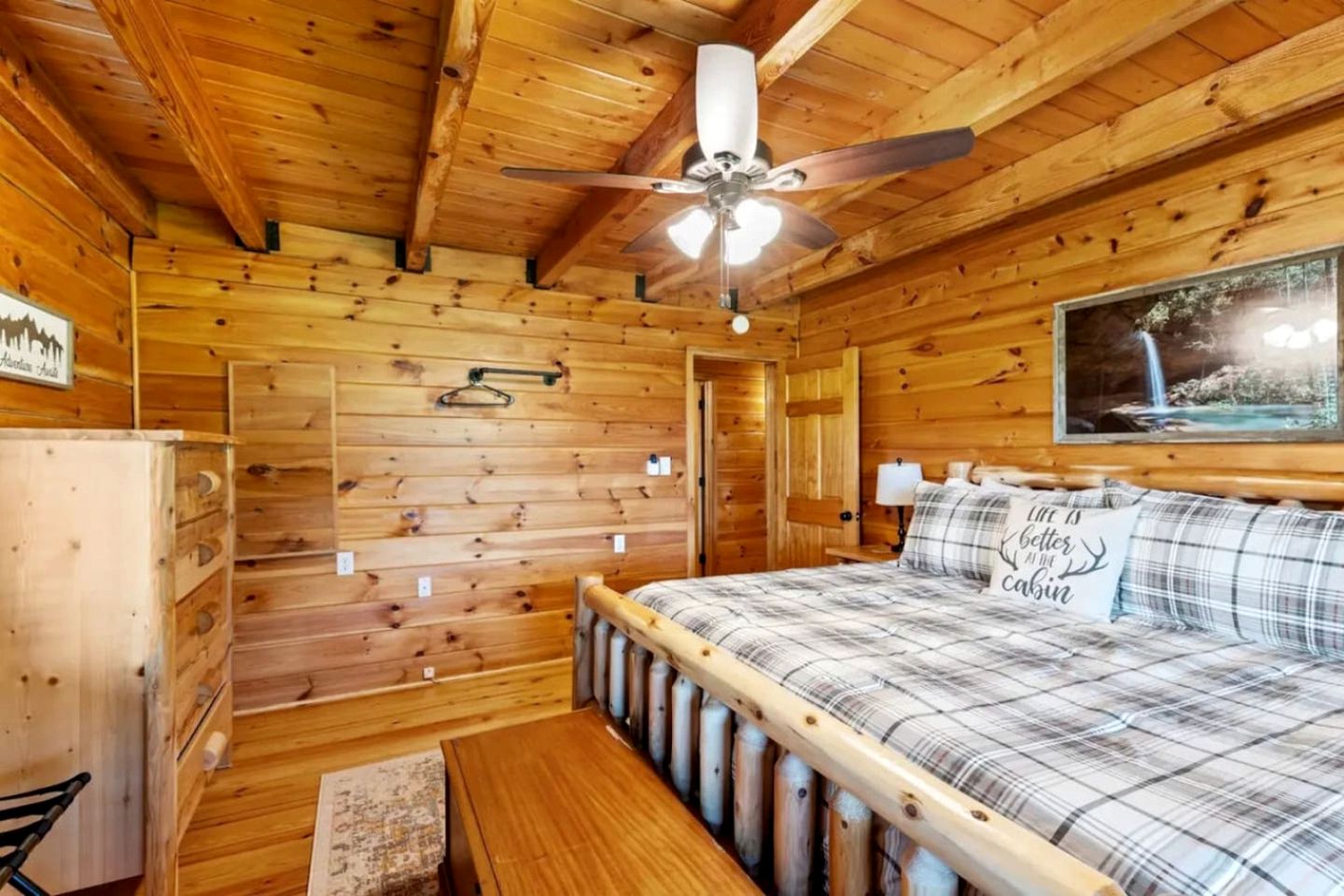 Stunning Cabin with Hot-tub, Fire Pit and Games in Stanton, Kentucky