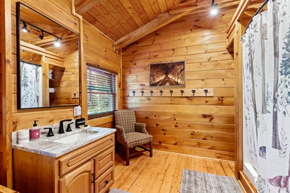 Stunning Cabin with Hot-tub, Fire Pit and Games in Stanton, Kentucky photo 4