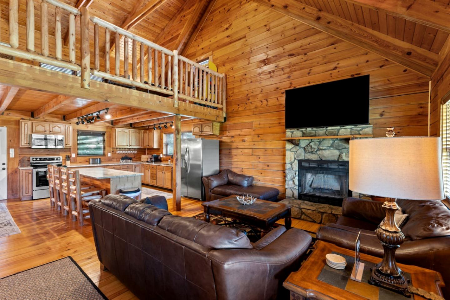 Stunning Cabin with Hot-tub, Fire Pit and Games in Stanton, Kentucky