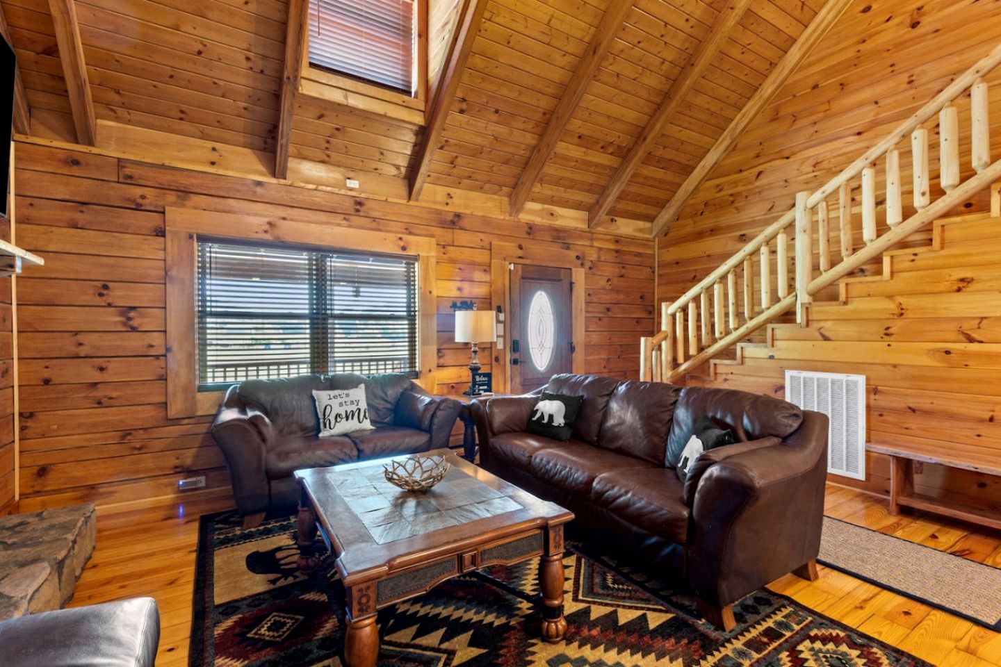 Stunning Cabin with Hot-tub, Fire Pit and Games in Stanton, Kentucky