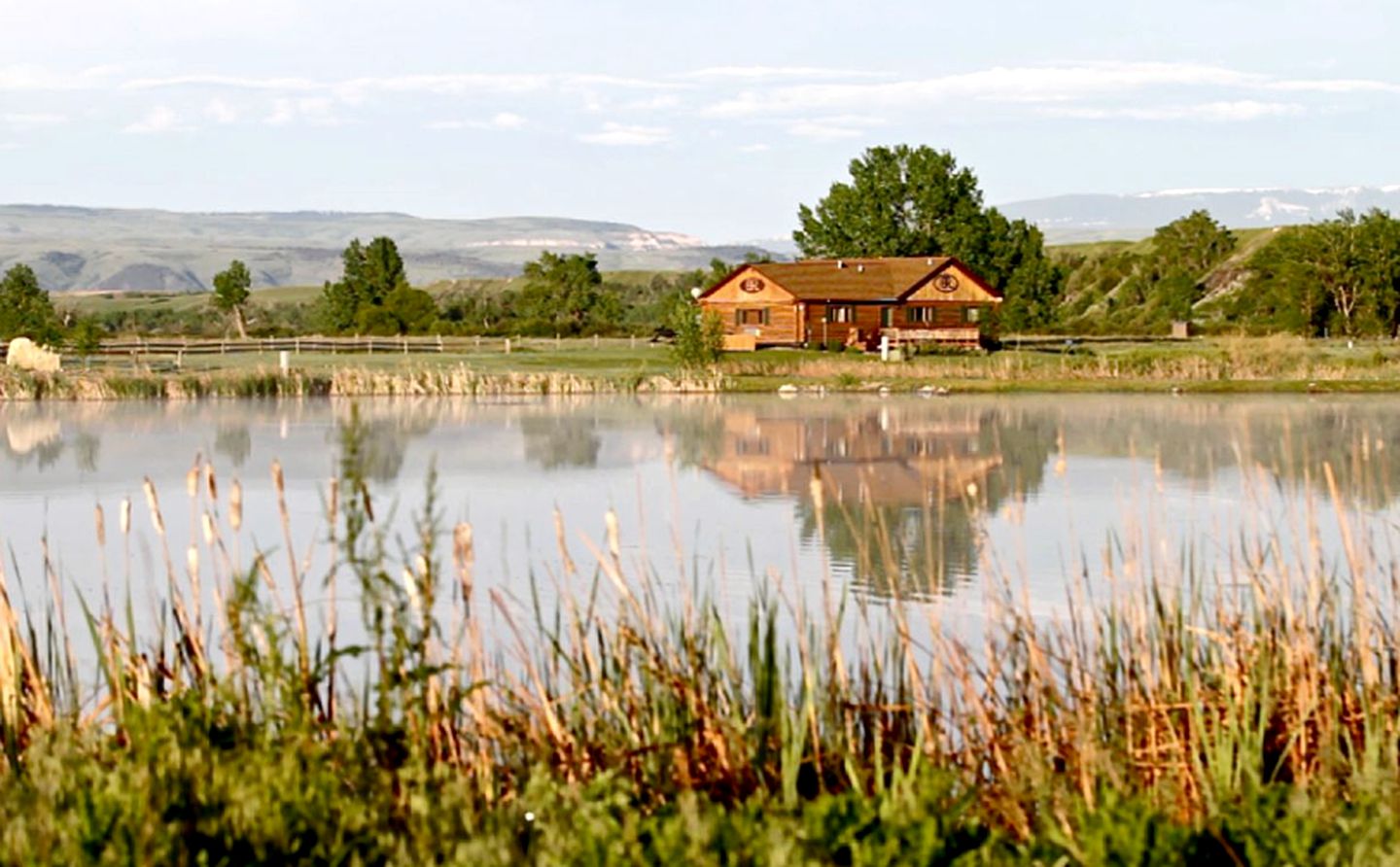 Spacious Log Cabin for Bighorn River Fishing Trip in St. Xavier, Montana