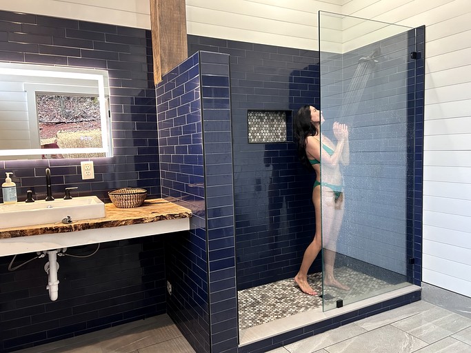 Cabins (United States of America, Zirconia, North Carolina)