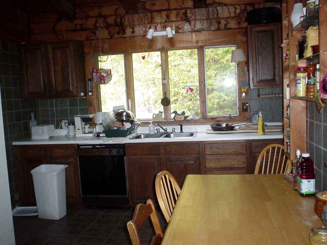 Spacious 14-Person Cabin Perfect for Families in Mount Holly, Vermont