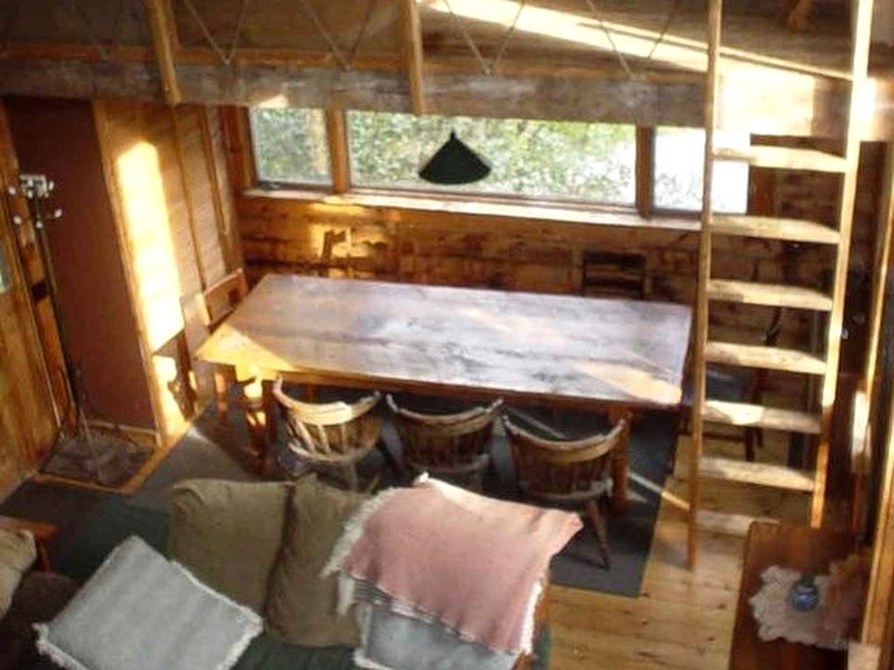 Spacious 14-Person Cabin Perfect for Families in Mount Holly, Vermont