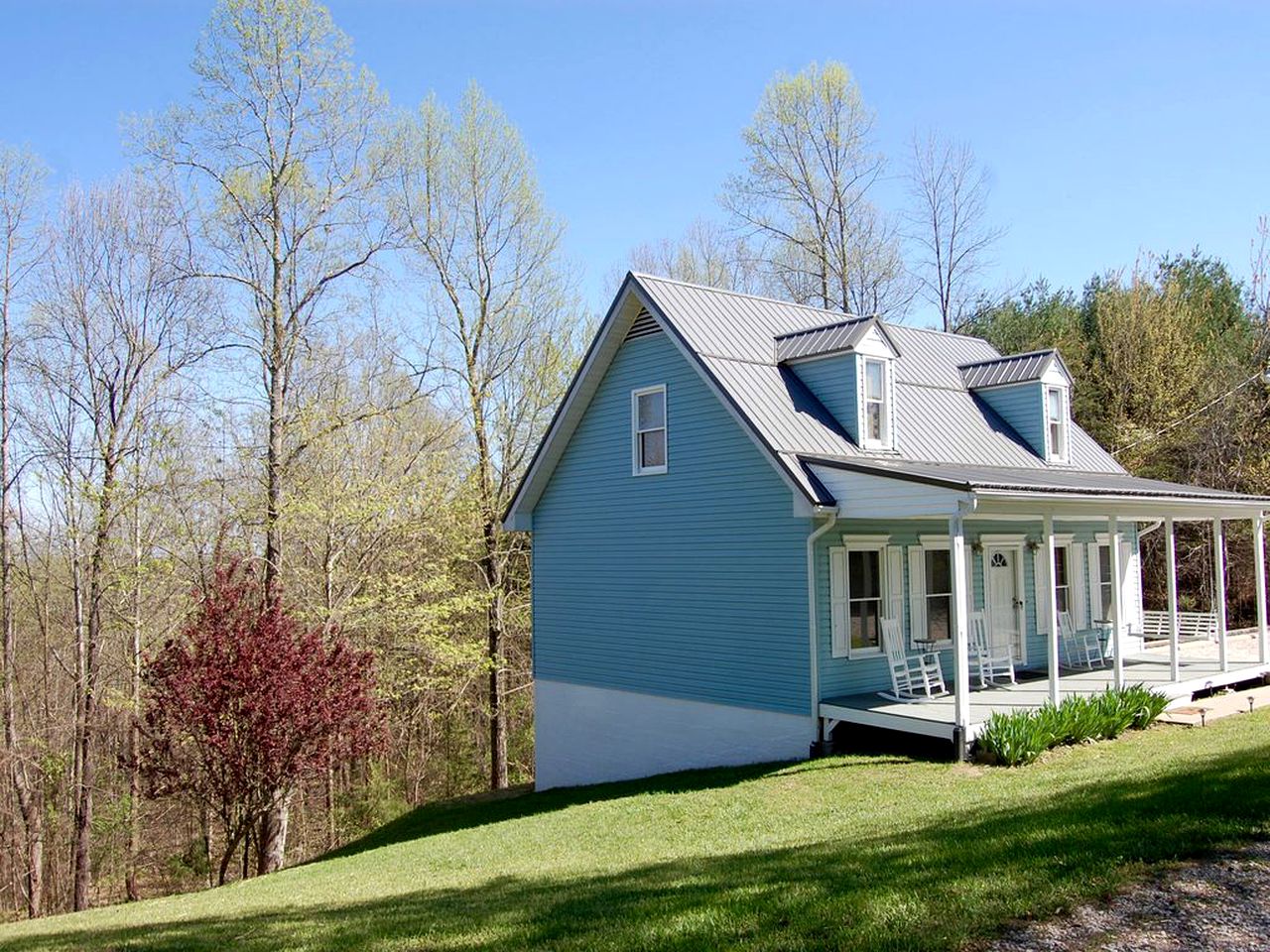 Beautiful Secluded Cottage in the Woods near the Red River Gorge in Kentucky