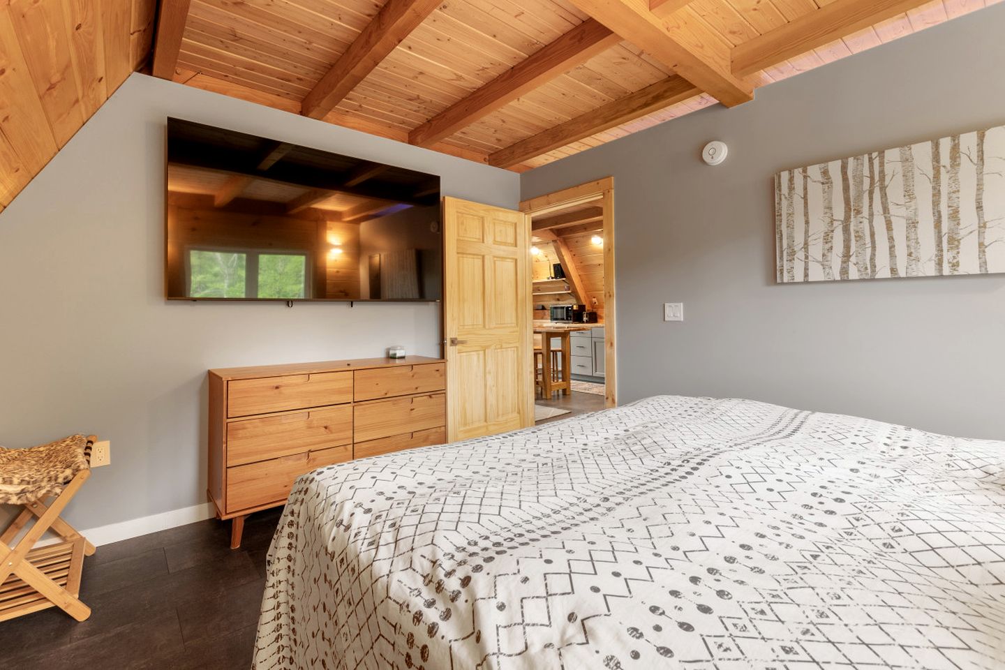 Luxurious A-Frame Cabin Nestled Among Spectacular Nature in New Hampshire