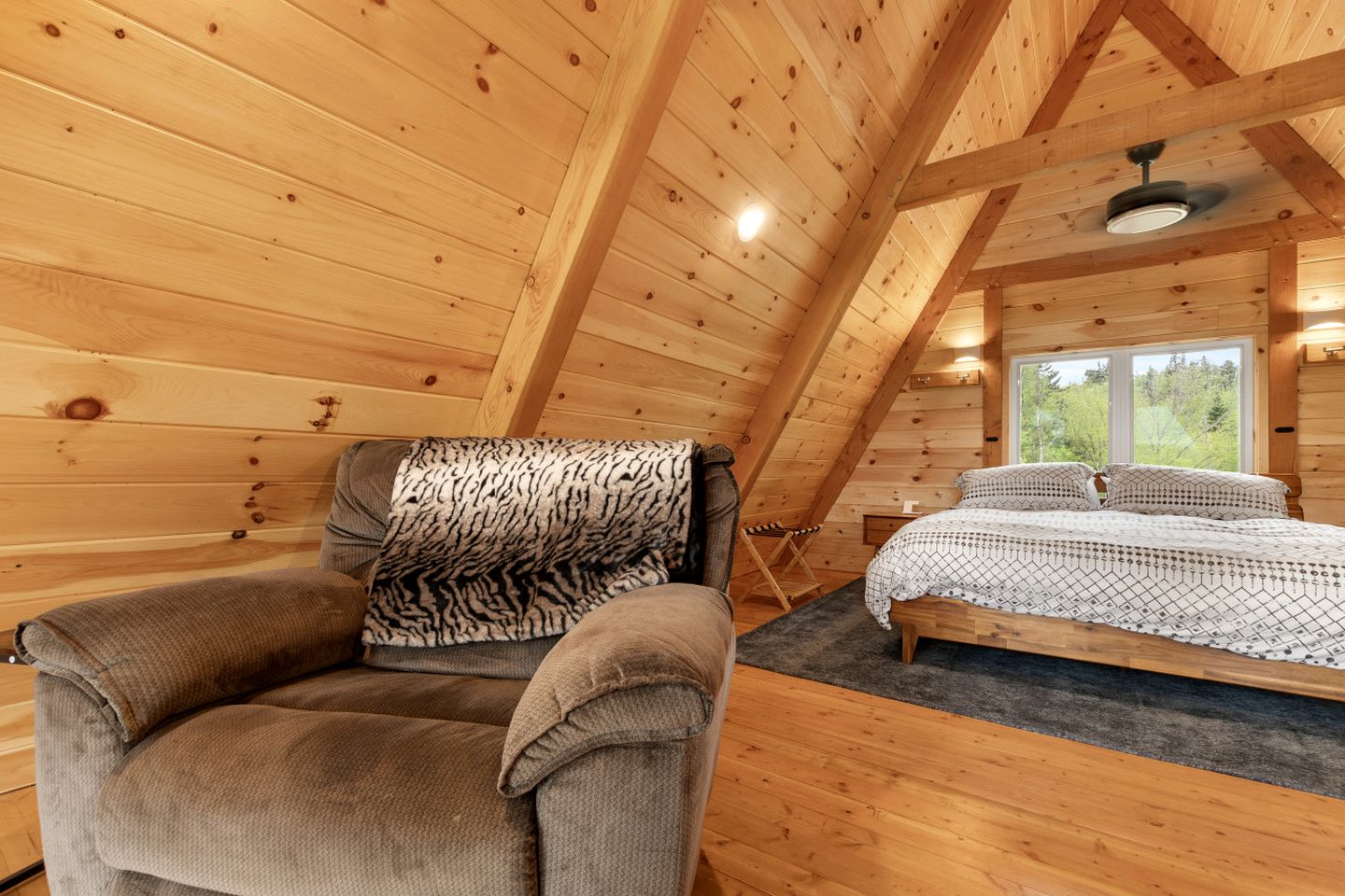 Luxurious A-Frame Cabin Nestled Among Spectacular Nature in New Hampshire