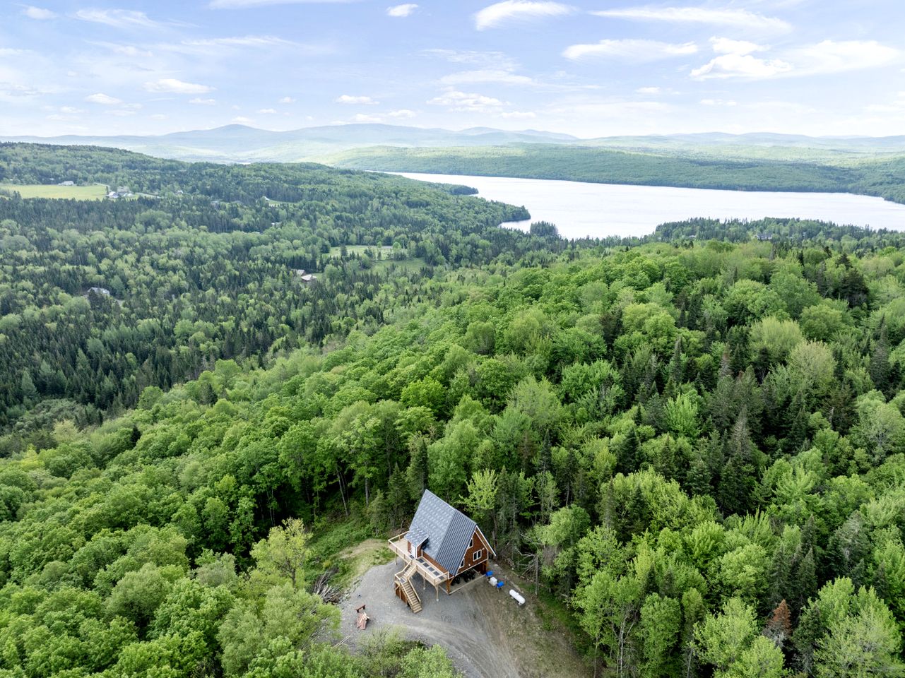 Luxurious A-Frame Cabin Nestled Among Spectacular Nature in New Hampshire