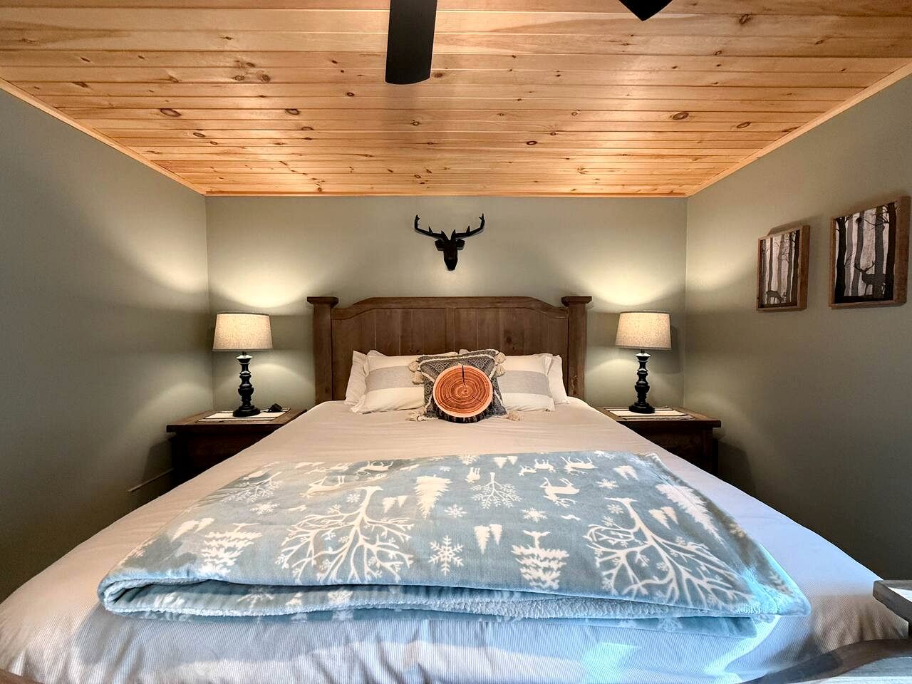 Gorgeous Modern Vacation Rental with Game Room Surrounded by Nature in Madison, New Hampshire