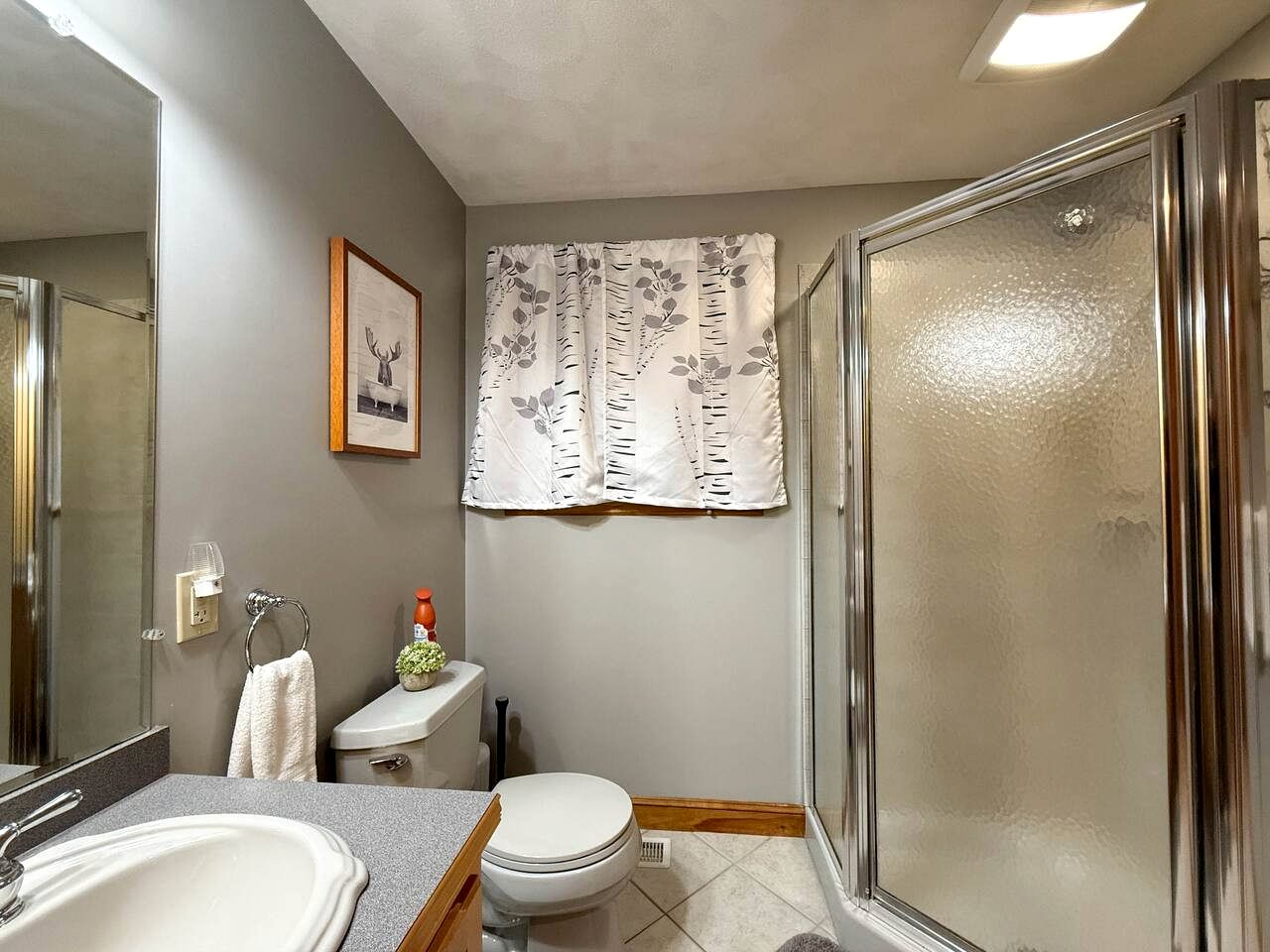 Gorgeous Modern Vacation Rental with Game Room Surrounded by Nature in Madison, New Hampshire