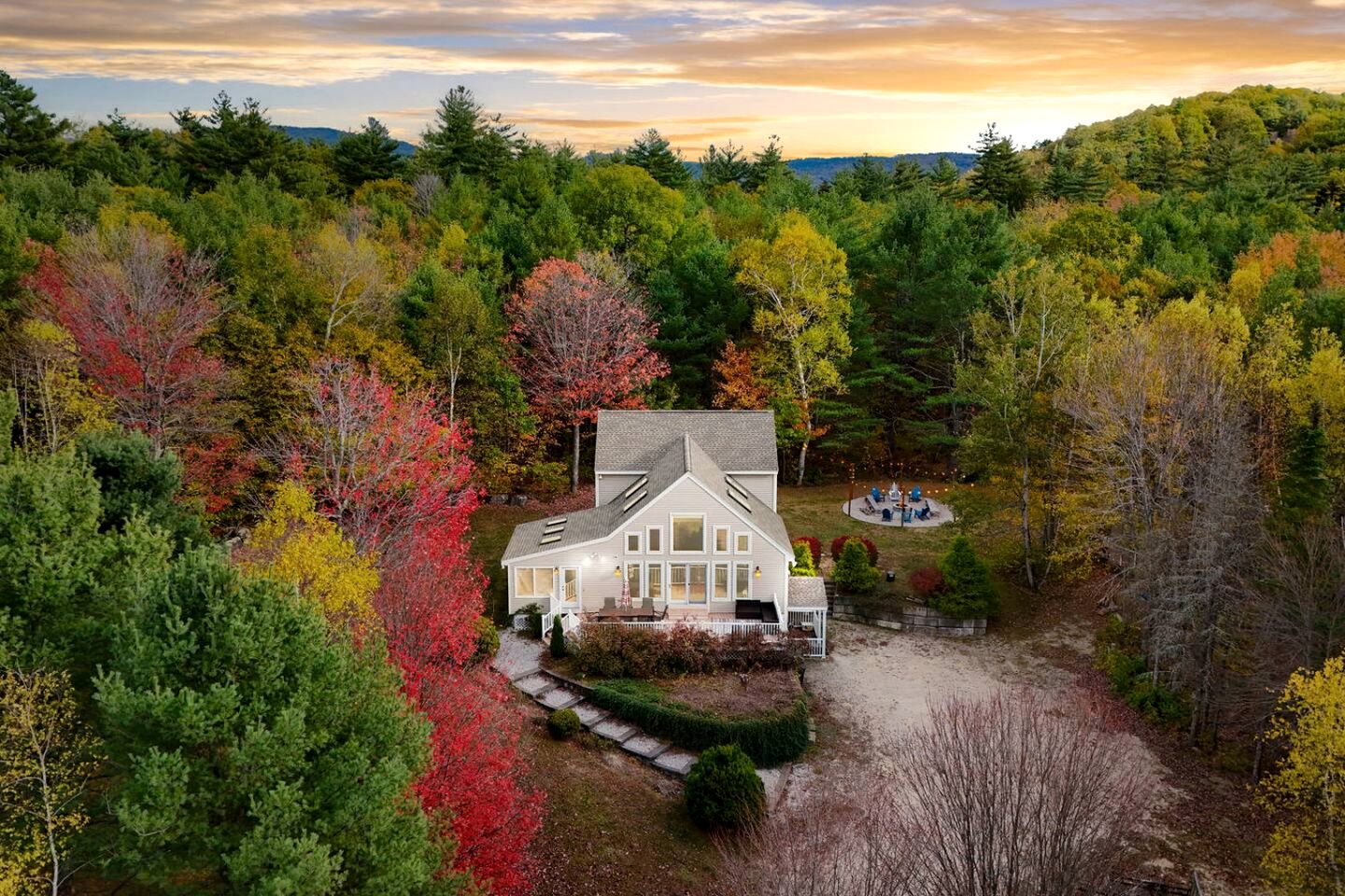 Gorgeous Modern Vacation Rental with Game Room Surrounded by Nature in Madison, New Hampshire