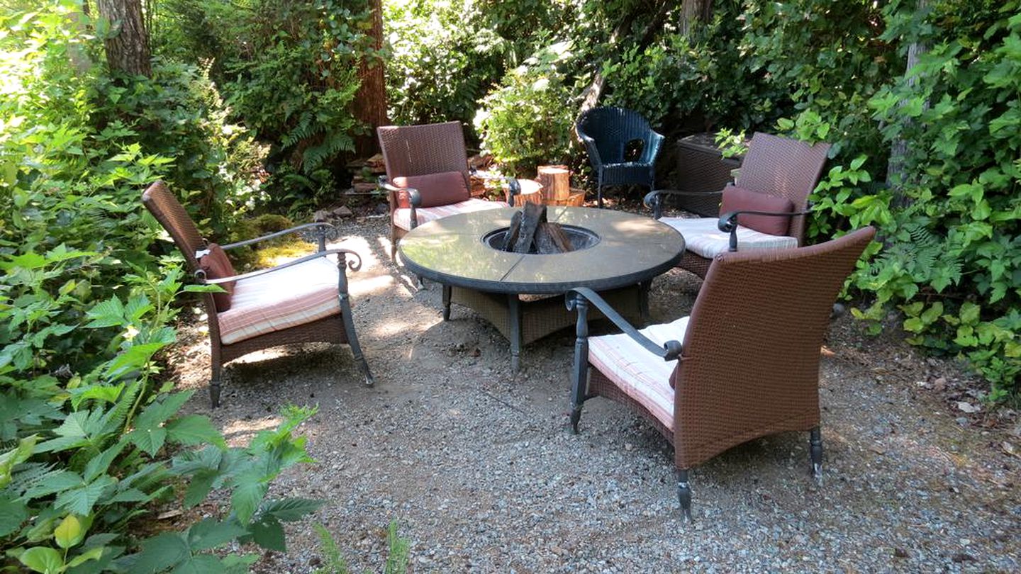 Cozy Getaway near Pacific Rim National Park in Tofino, British Columbia