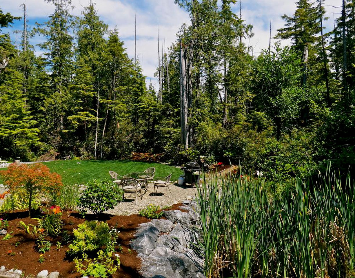 Cozy Getaway near Pacific Rim National Park in Tofino, British Columbia