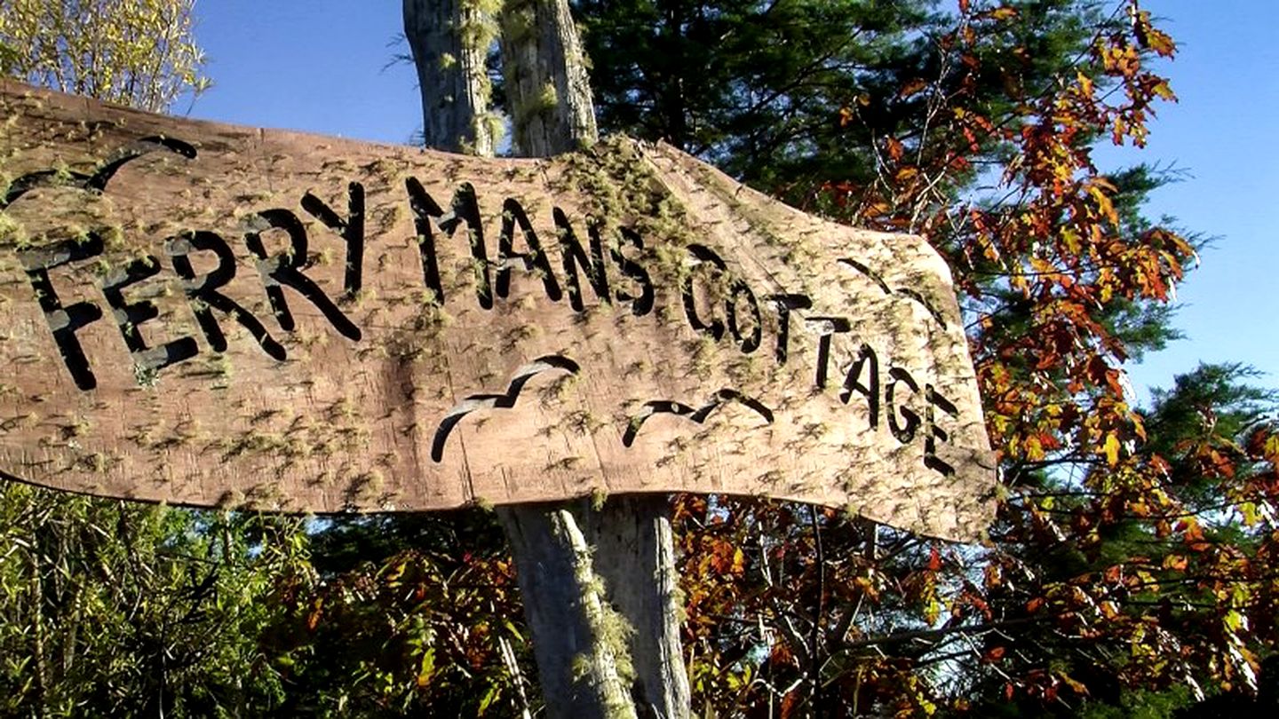 Modern and Spacious Family Cottage in Westport, New Zealand