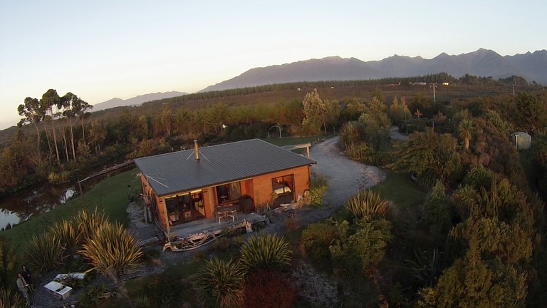 Cottages (Westport, South Island, New Zealand)