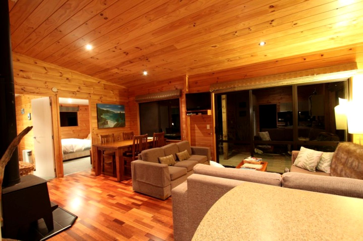 Modern and Spacious Family Cottage in Westport, New Zealand