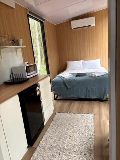 Vacation Rentals (Australia, --, --)