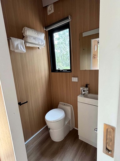 Vacation Rentals (Australia, --, --)