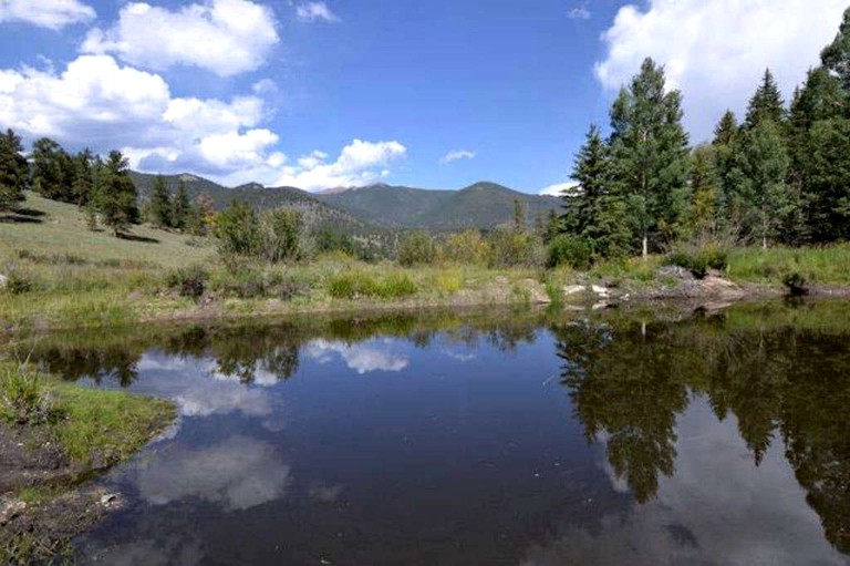 Tipis (Lake George, Colorado, United States)