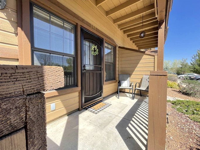 Modern Pet-Friendly Vacation Rental with Resort-Style Amenities in Overgaard, Arizona