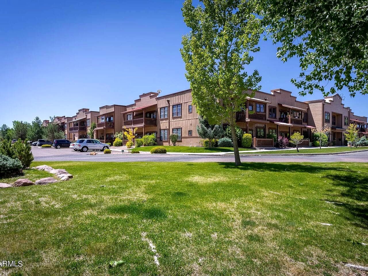 Modern Pet-Friendly Vacation Rental with Resort-Style Amenities in Overgaard, Arizona