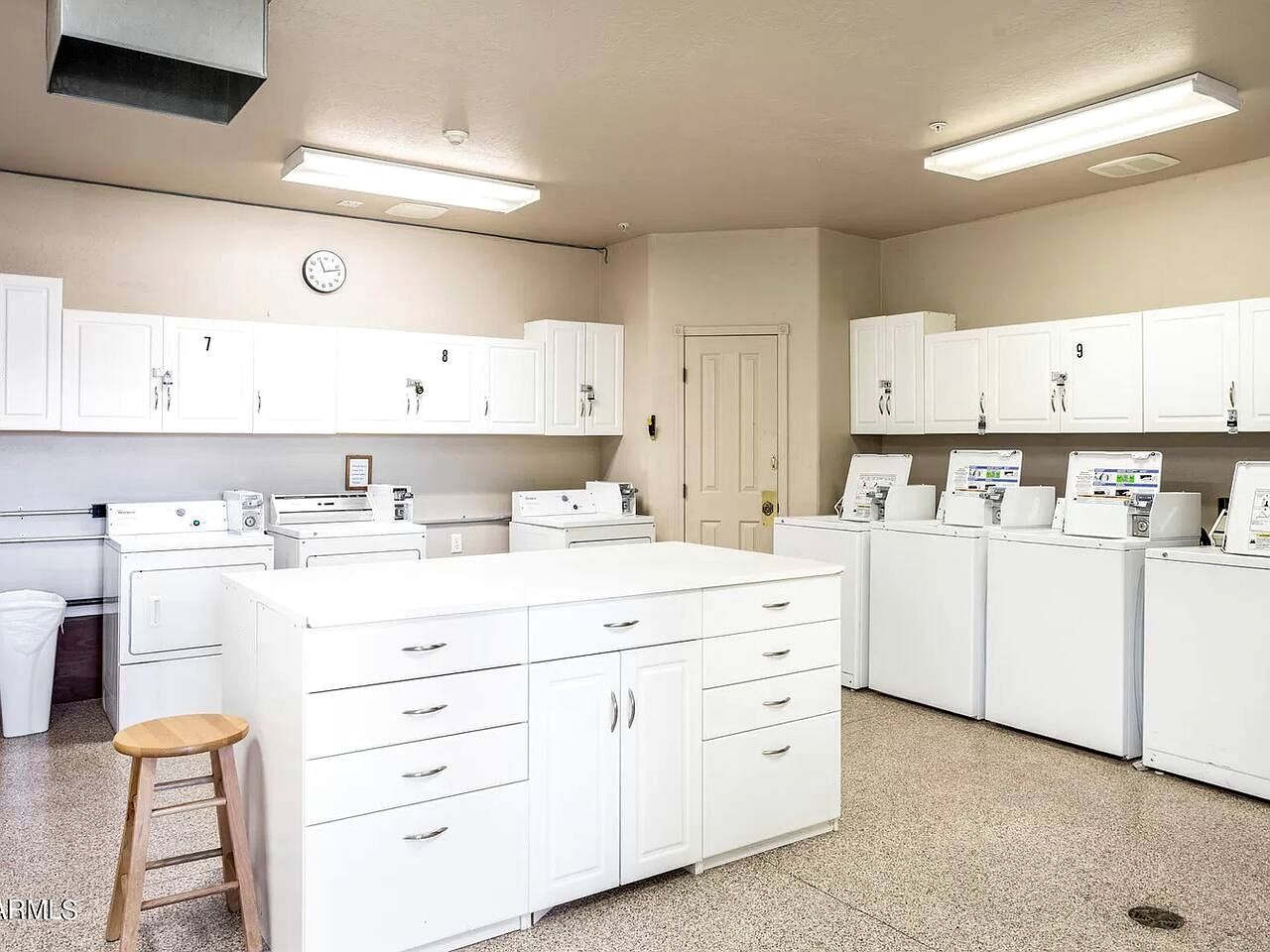 Modern Pet-Friendly Vacation Rental with Resort-Style Amenities in Overgaard, Arizona