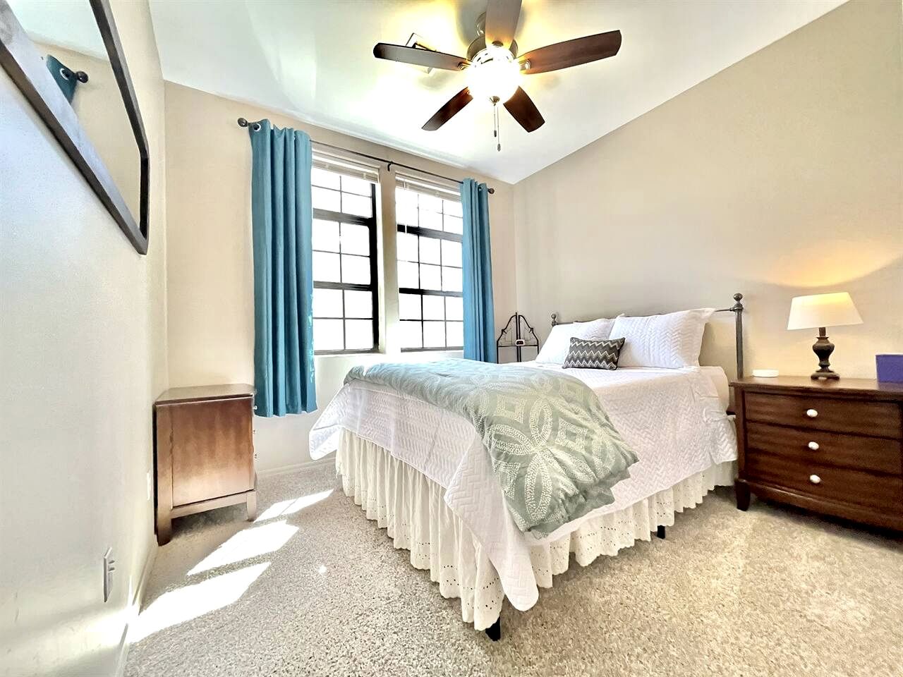 Modern Pet-Friendly Vacation Rental with Resort-Style Amenities in Overgaard, Arizona