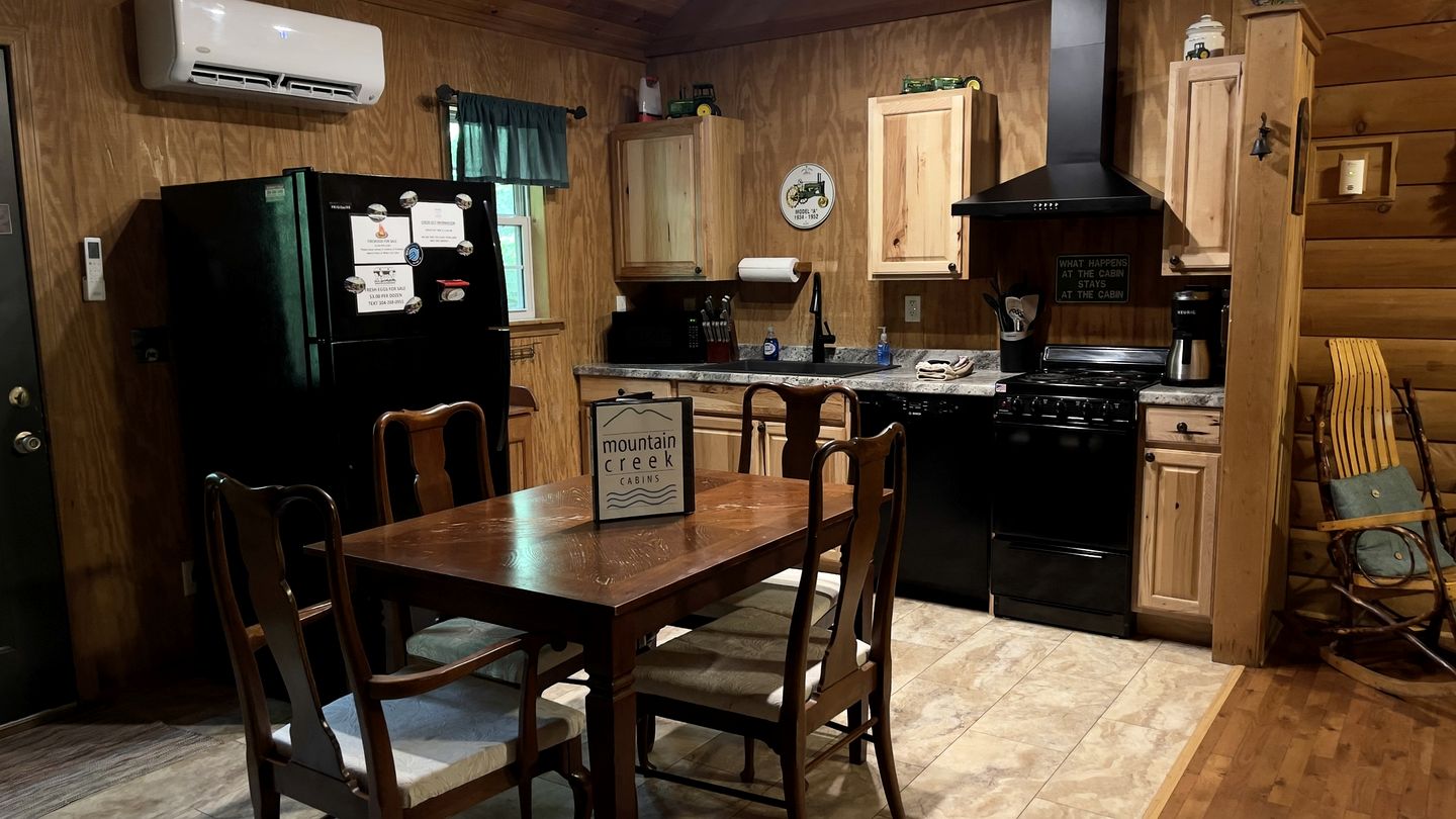 Cozy Cabin with Fire Pit and Hot Tub in Bruceton Mills, West Virginia