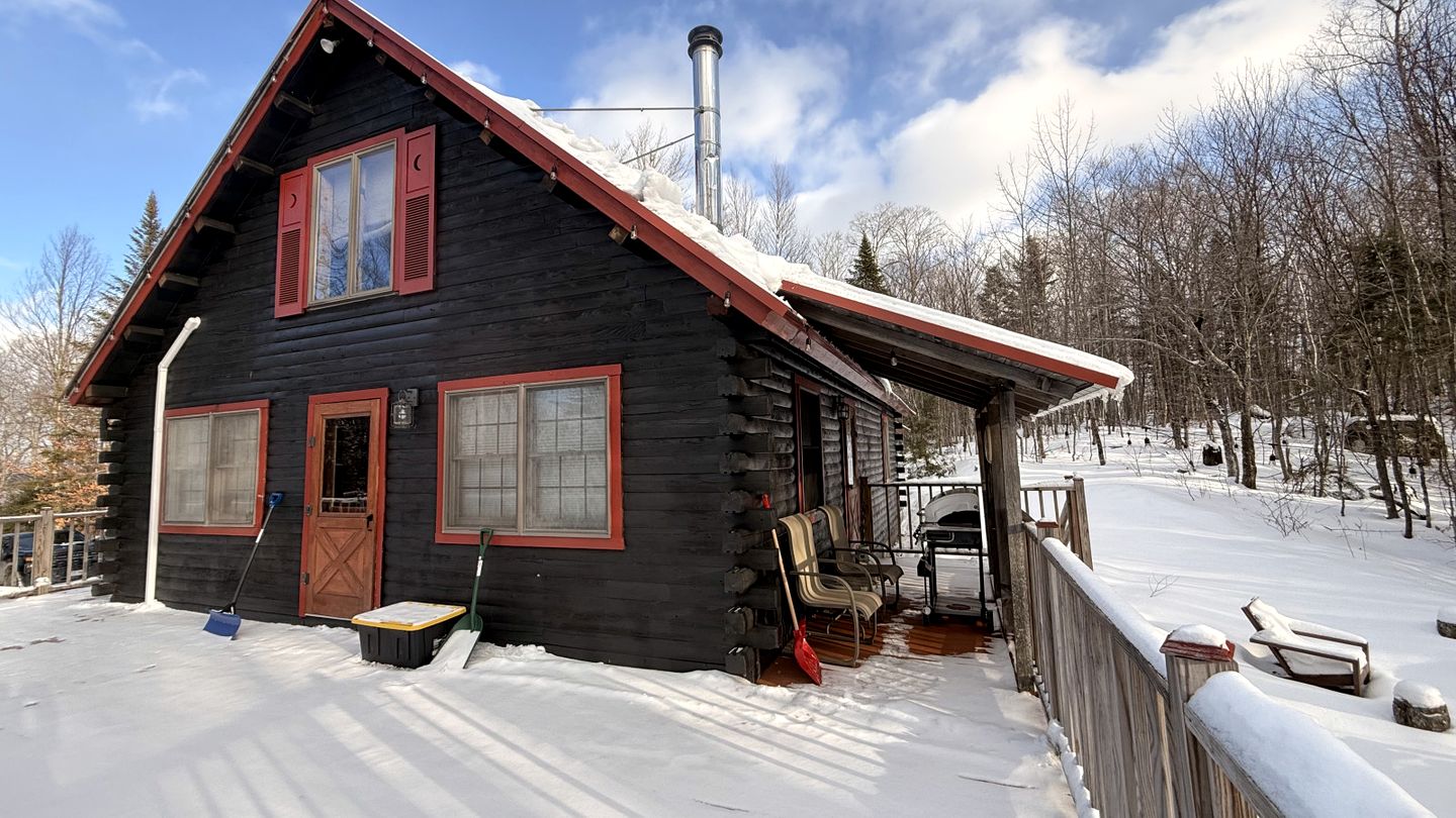 Cozy Cabin Retreat with Lake Access & Year-Round Adventure in Greenville, Maine