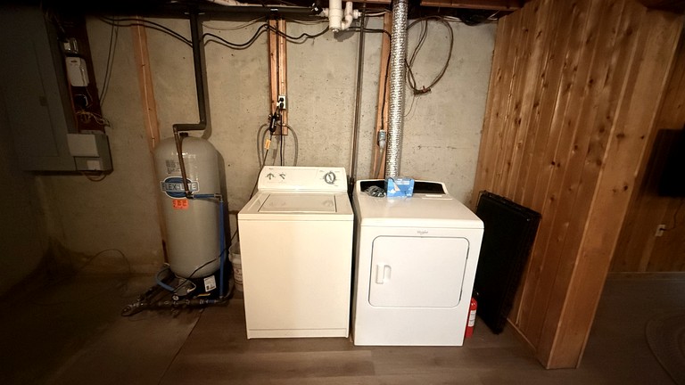 Cabins (United States of America, --, Maine)