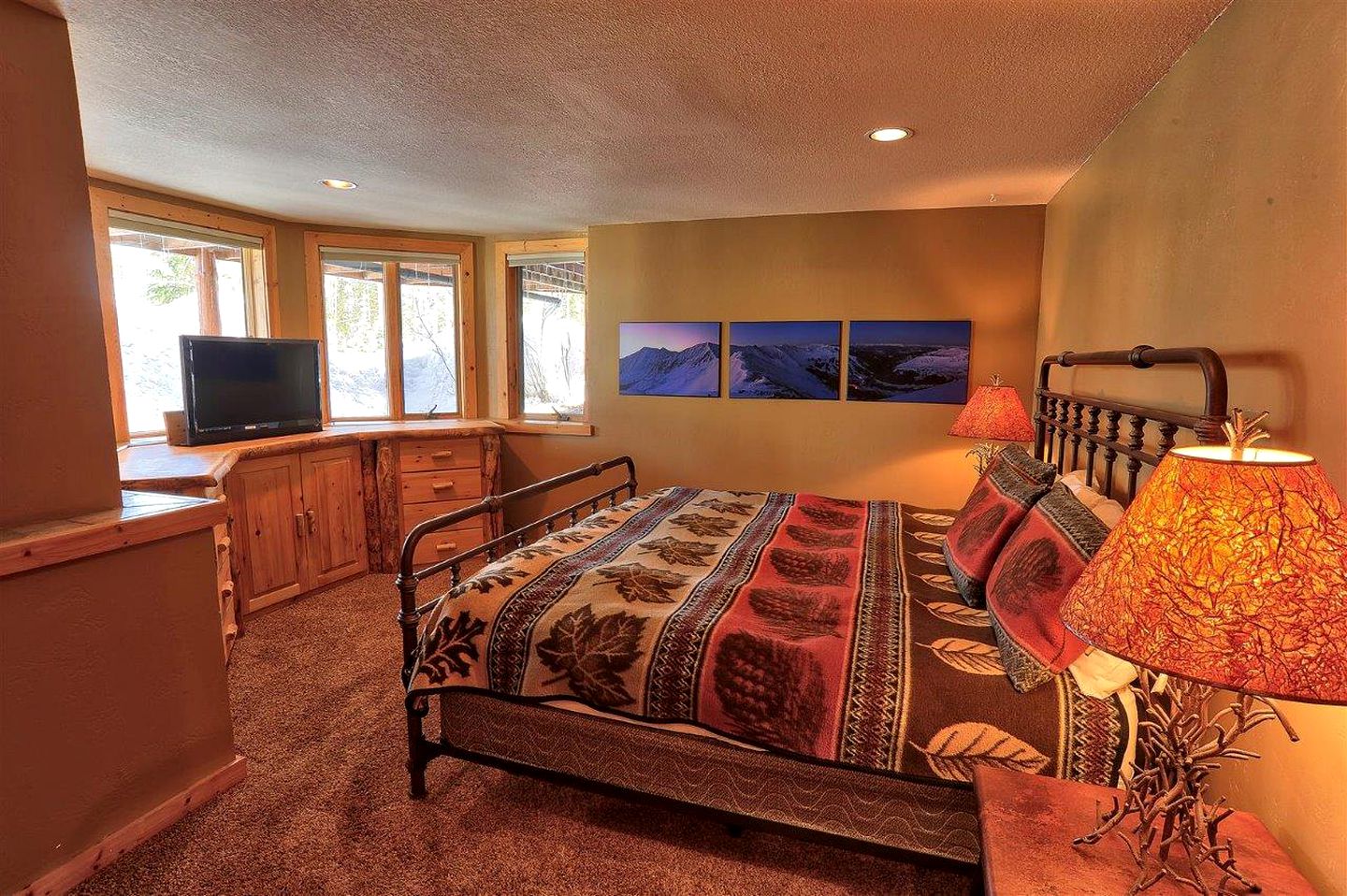 Deluxe Colorado Cabin Rental in the Rockies for a Breckenridge Vacation