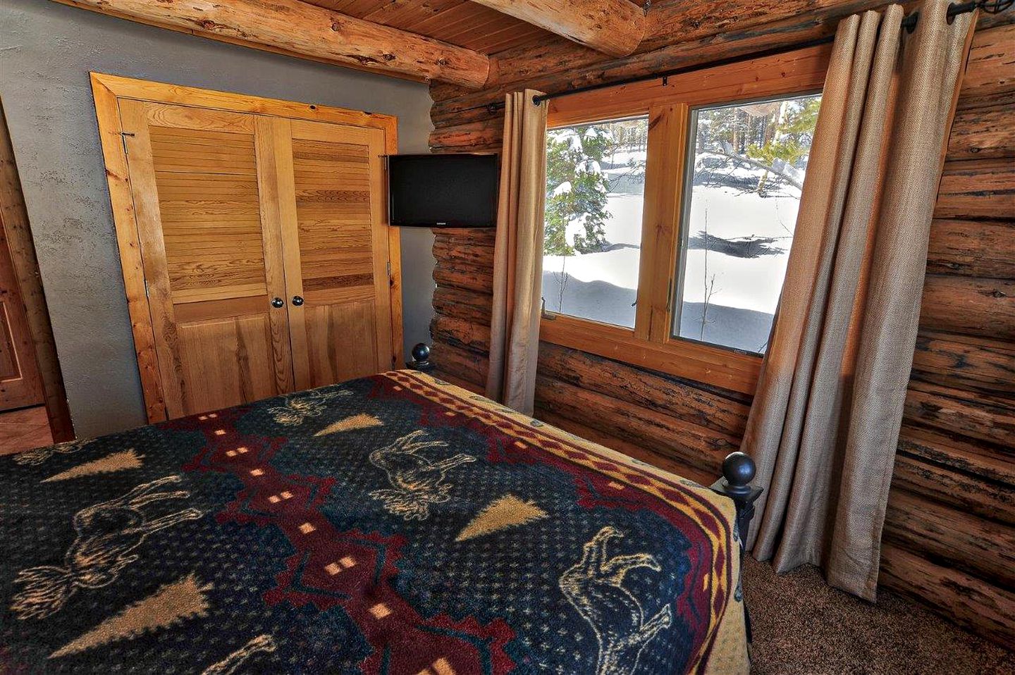 Deluxe Colorado Cabin Rental in the Rockies for a Breckenridge Vacation