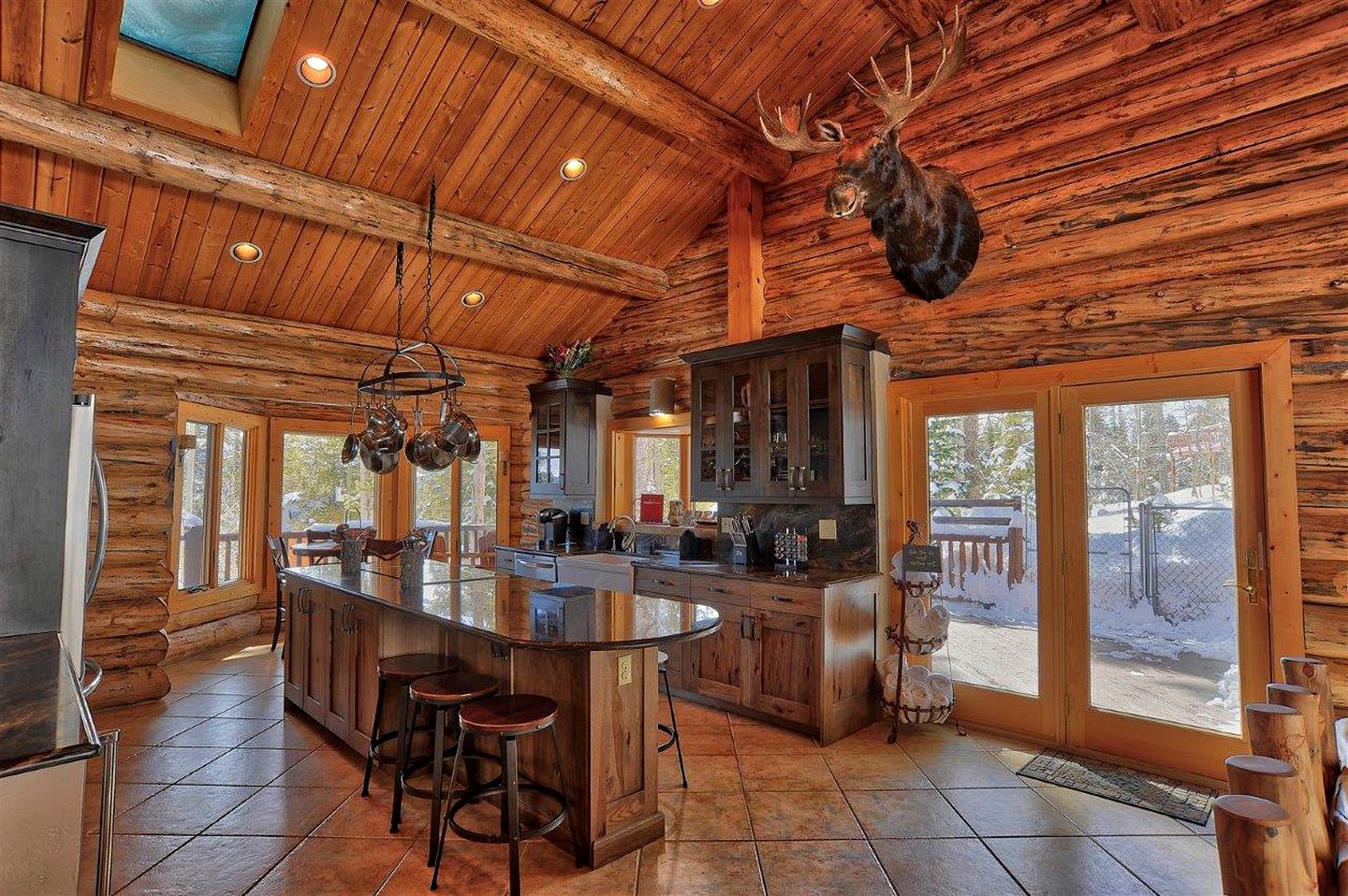 Deluxe Colorado Cabin Rental in the Rockies for a Breckenridge Vacation