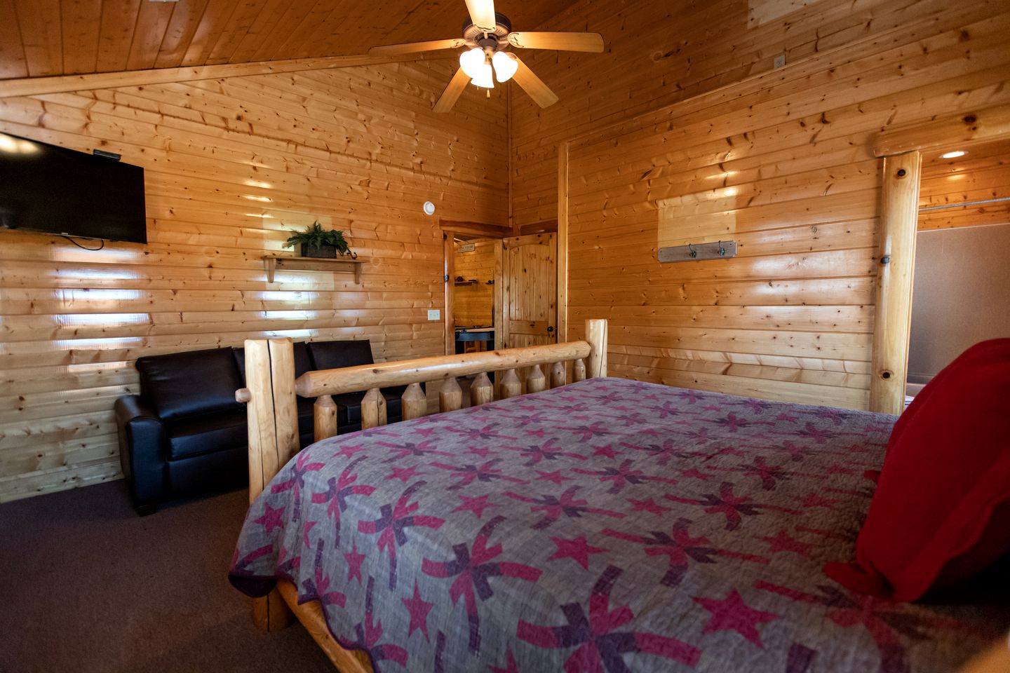 Enormous Cabin Rental for Group Getaways and Family Vacations in Tennessee