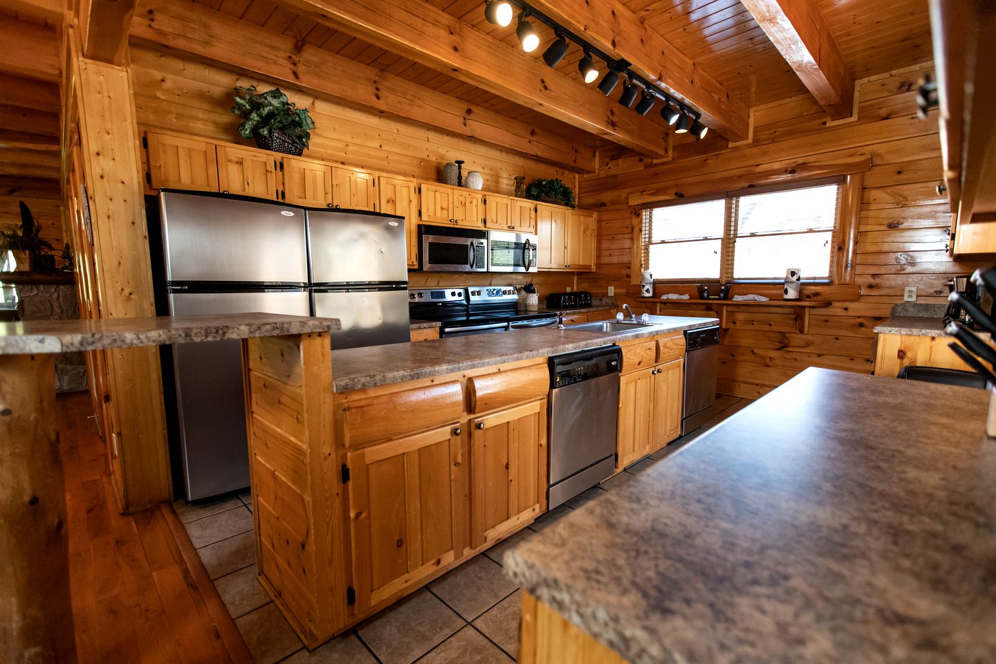 Enormous Cabin Rental for Group Getaways and Family Vacations in Tennessee