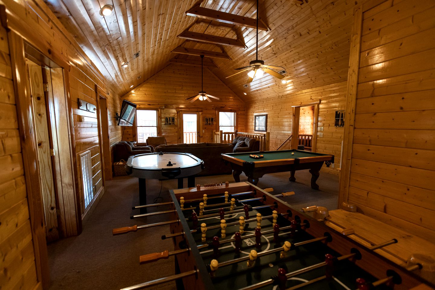 Enormous Cabin Rental for Group Getaways and Family Vacations in Tennessee