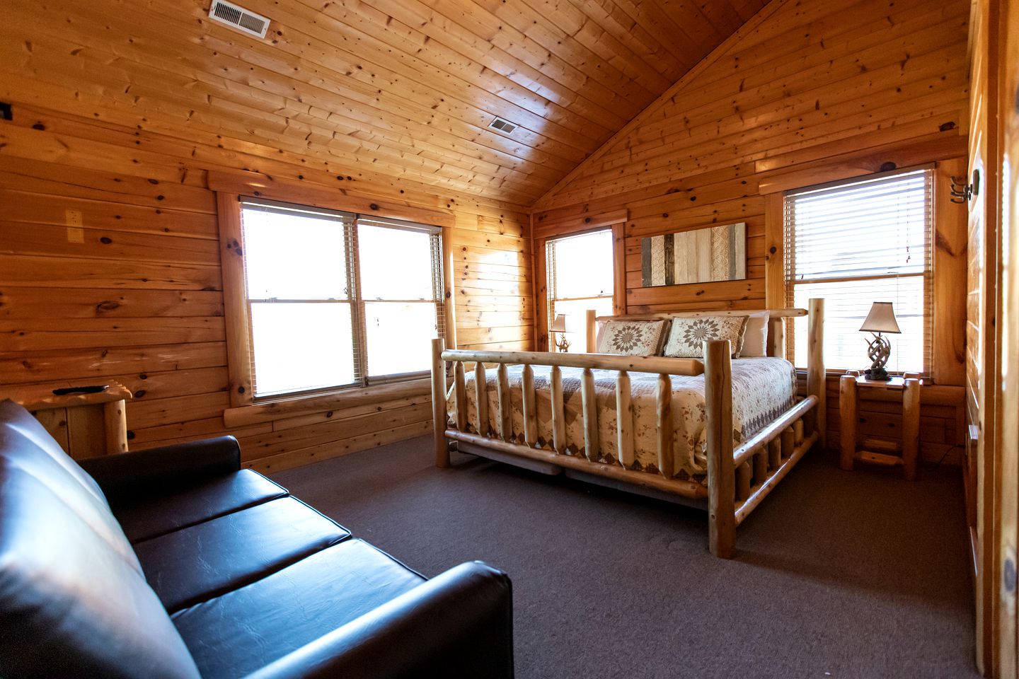 Enormous Cabin Rental for Group Getaways and Family Vacations in Tennessee