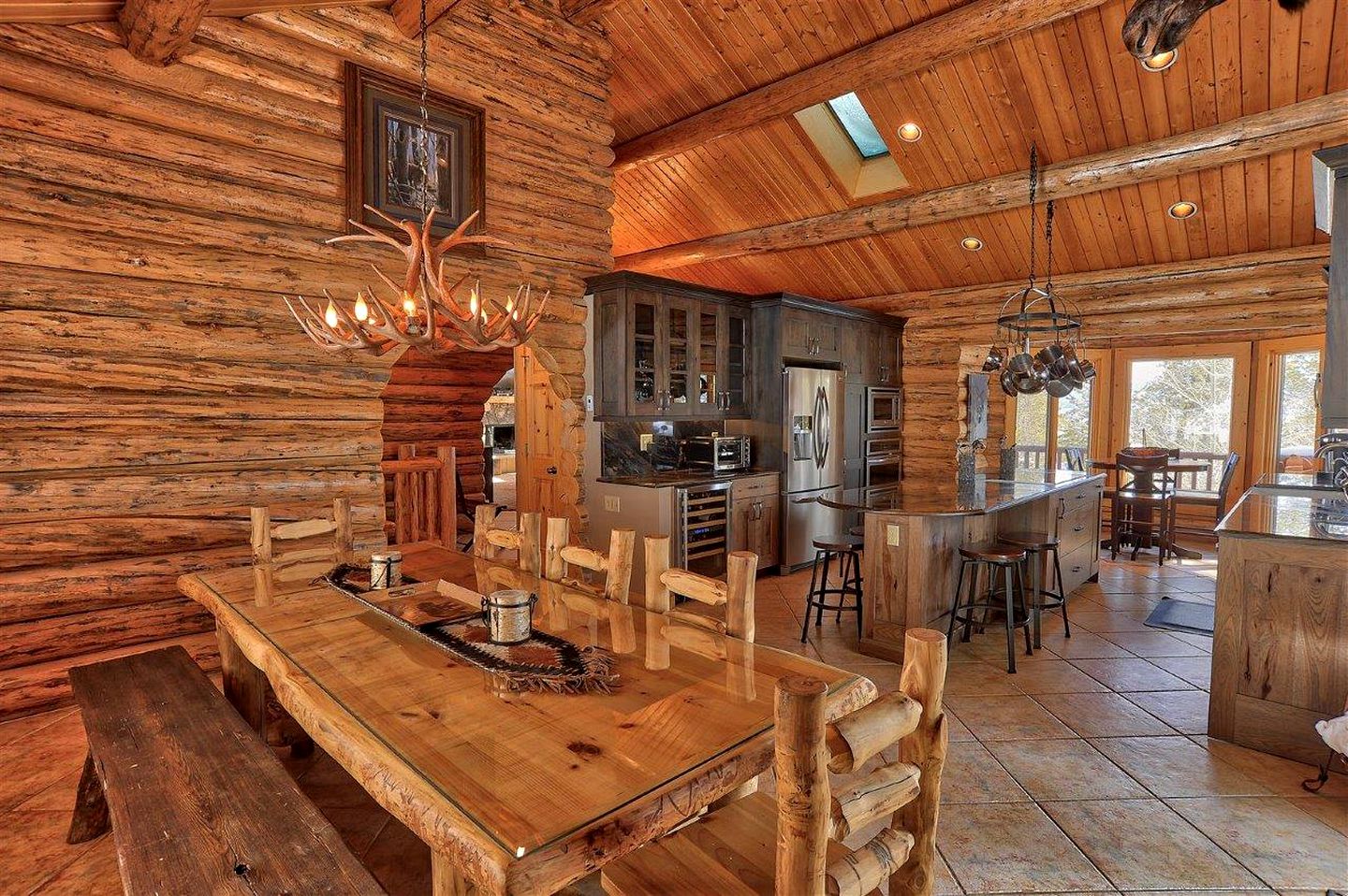 Deluxe Colorado Cabin Rental in the Rockies for a Breckenridge Vacation