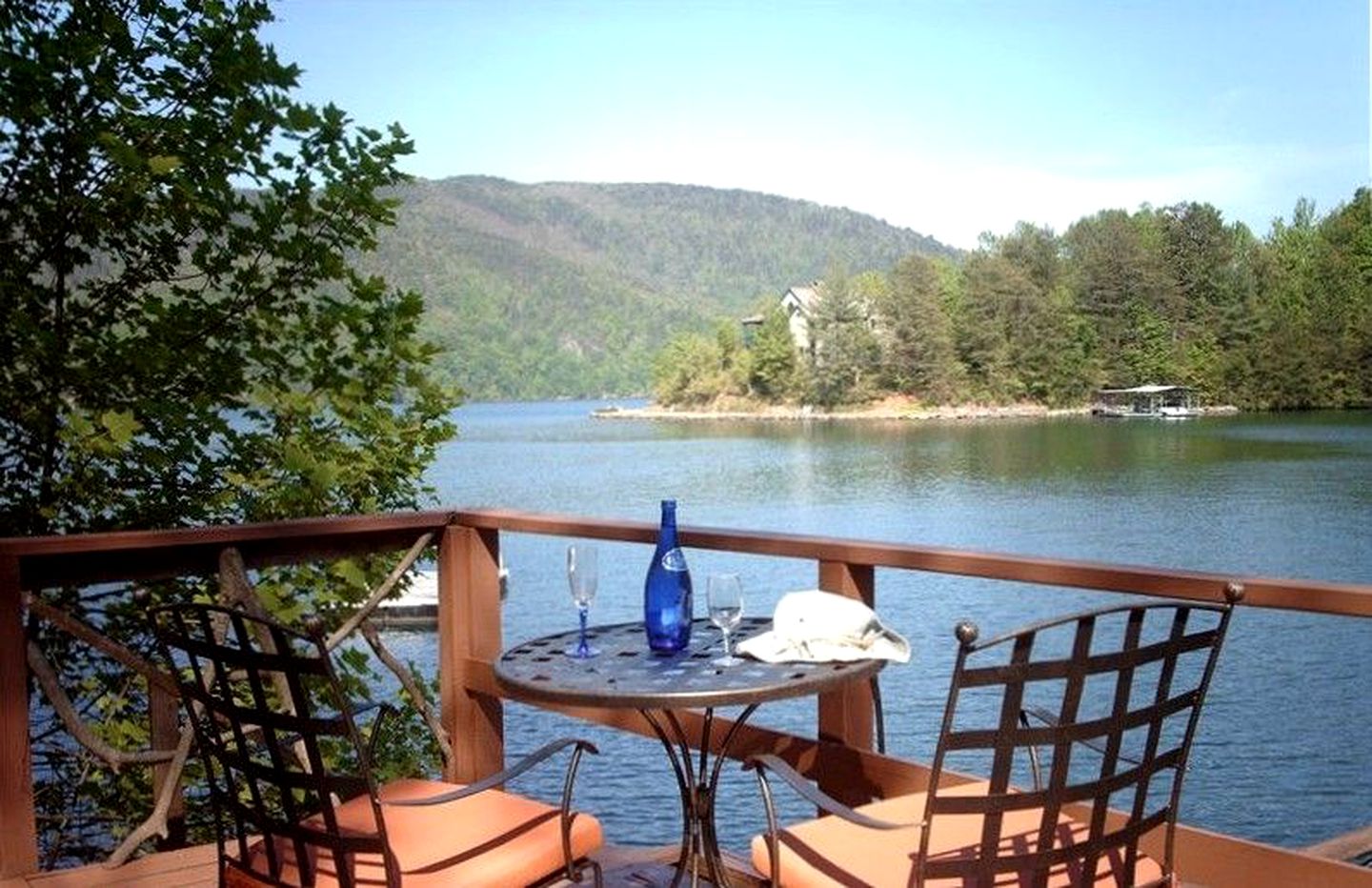 Cabin on Lake Jocassee, South Carolina