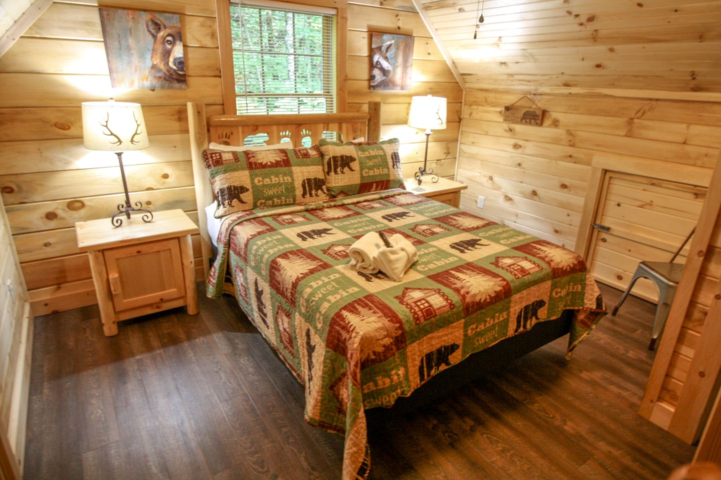 Large Rustic Cabin in Gatlinburg, Perfect for Family Vacations in Great Smoky Mountains National Park