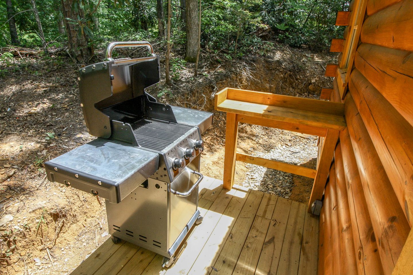 Large Rustic Cabin in Gatlinburg, Perfect for Family Vacations in Great Smoky Mountains National Park