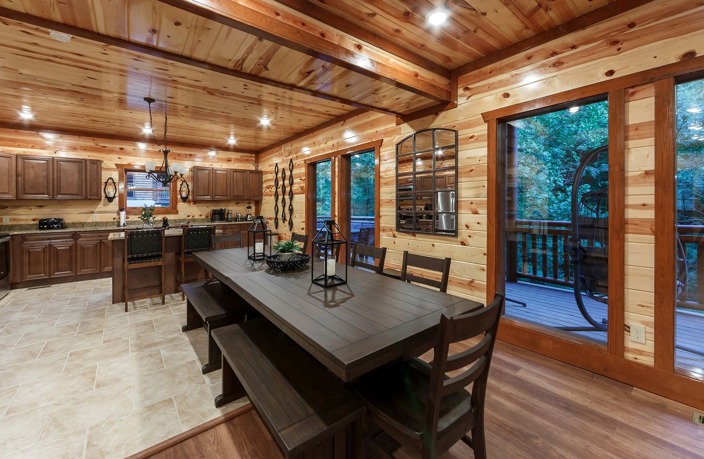 Stunning Cabin with Indoor Pool and Hot-tub in Sevierville, Tennessee