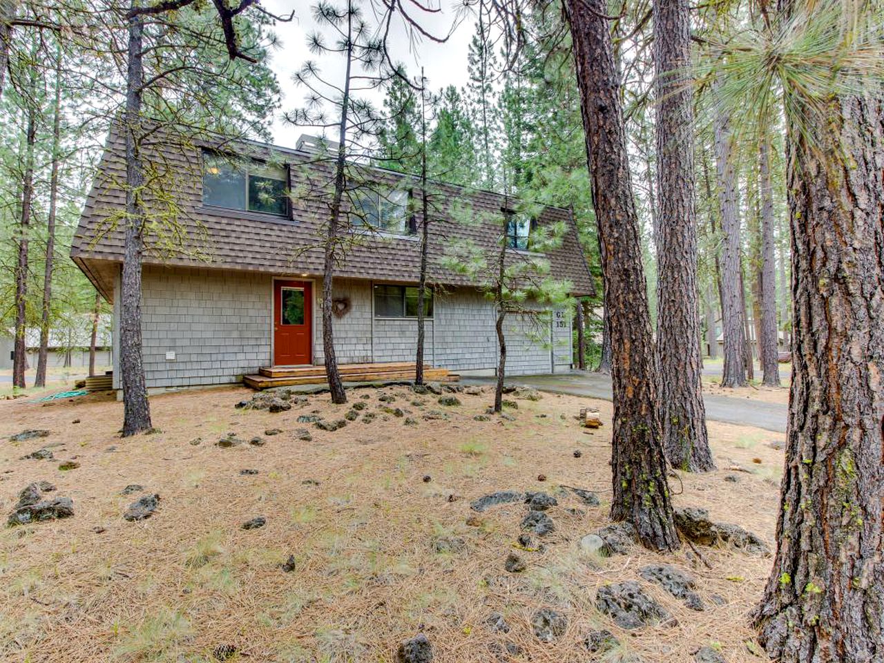 Authentic Cabin near Black Butte Ranch, Oregon