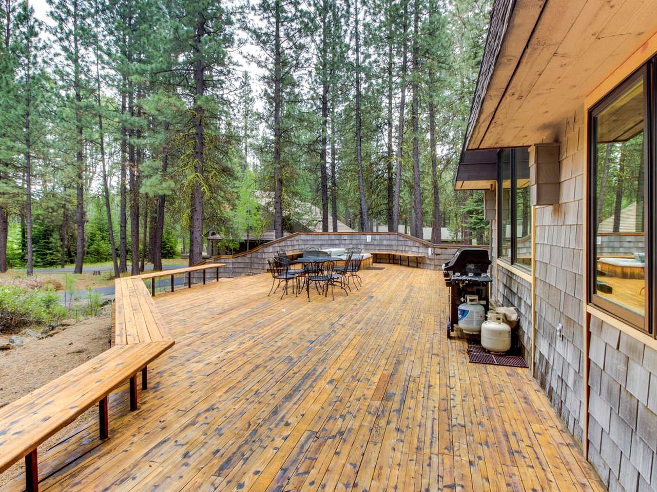Authentic Cabin near Black Butte Ranch, Oregon