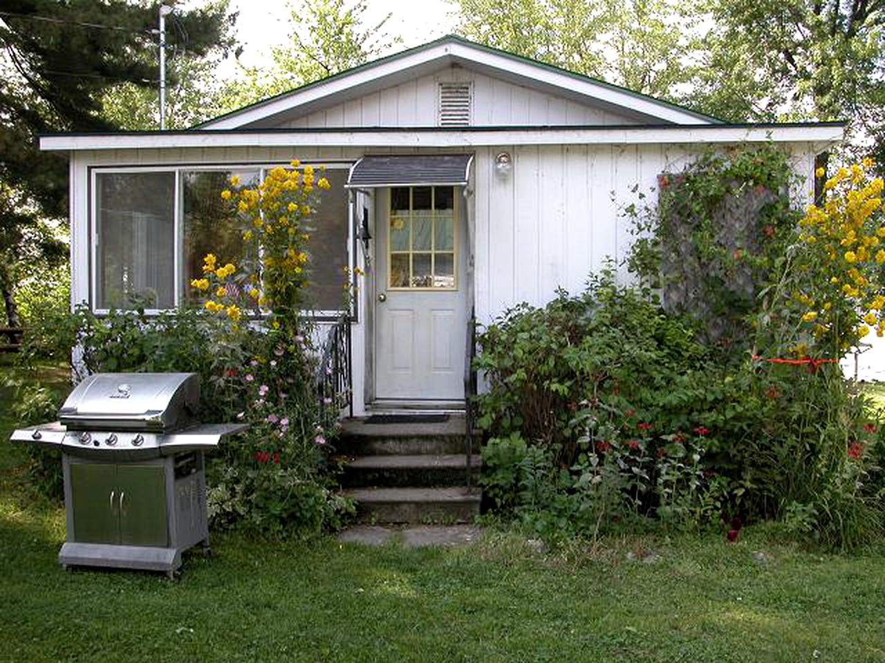 Cottages (West Swanton, Vermont, United States)